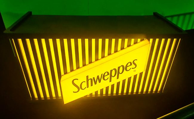 Luminoso Schweppes